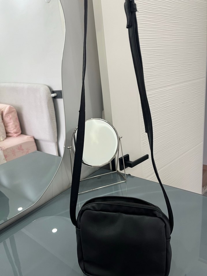 Siyah çanta - Görsel 2