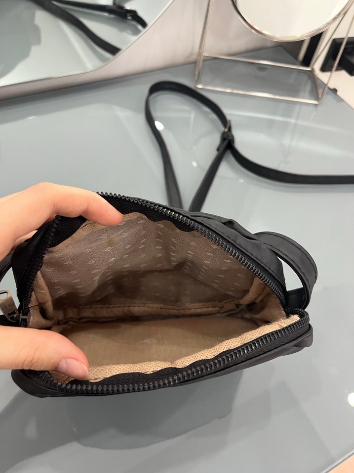 Siyah çanta - Görsel 3