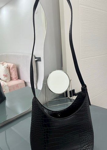 Kemer Detaylı Siyah Yılan Derisi Desenli Deri Çanta - Görsel 2