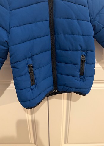 Erkek Çocuk Mavi Kapüşonlu Fermuarlı Mont - Görsel 3