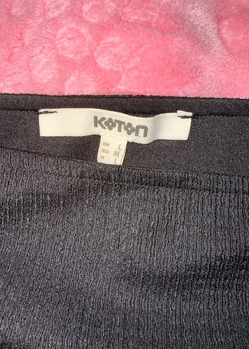 Kolsuz, asimetrik siyah mini elbise - Görsel 2