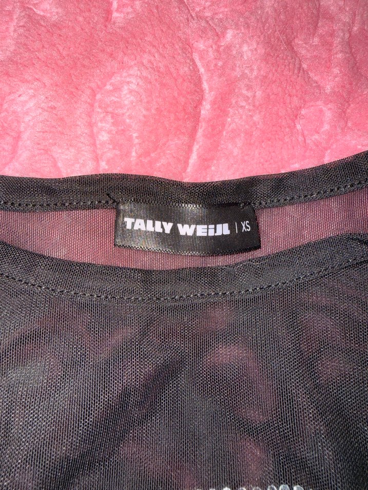 Siyah Dantel Detaylı Kısa Kollu Goth Tişört - Görsel 2