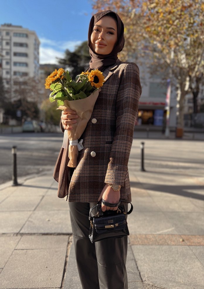 Drapeli Etnik Desenli Kahverengi Midi Kadın Takım - Görsel 2