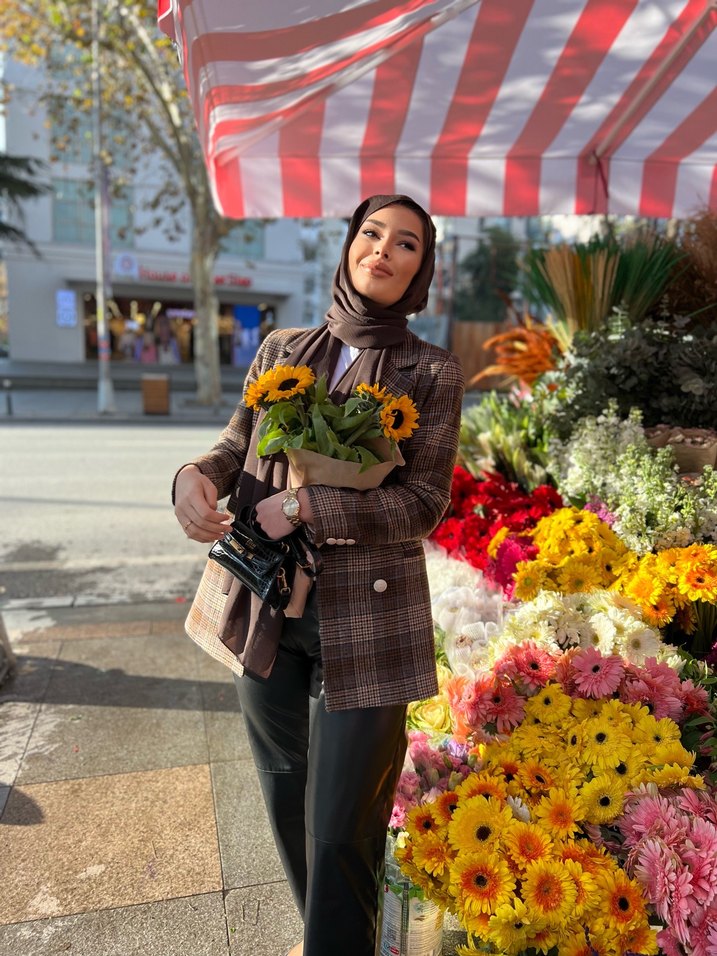 Drapeli Etnik Desenli Kahverengi Midi Kadın Takım - Görsel 4