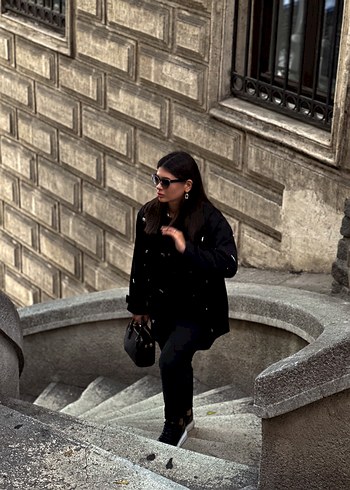 Kadın Siyah Deri Kuşaklı Trençkot - Görsel 4