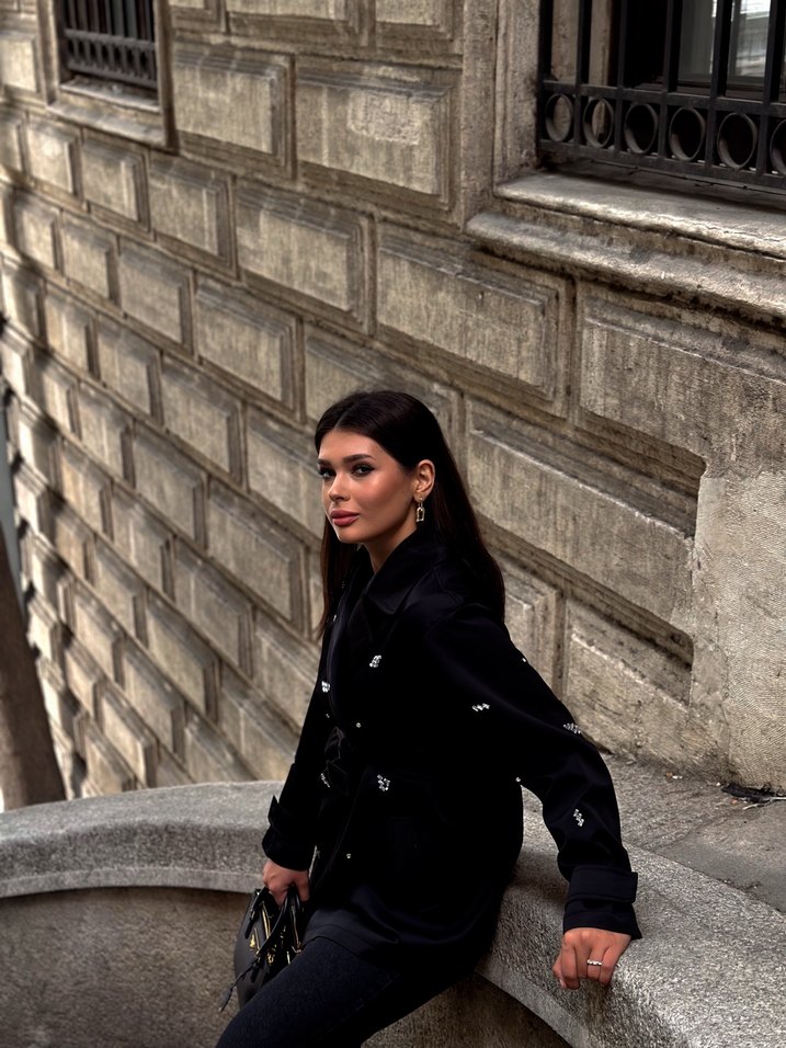 Kadın Siyah Deri Kuşaklı Trençkot - Görsel 5