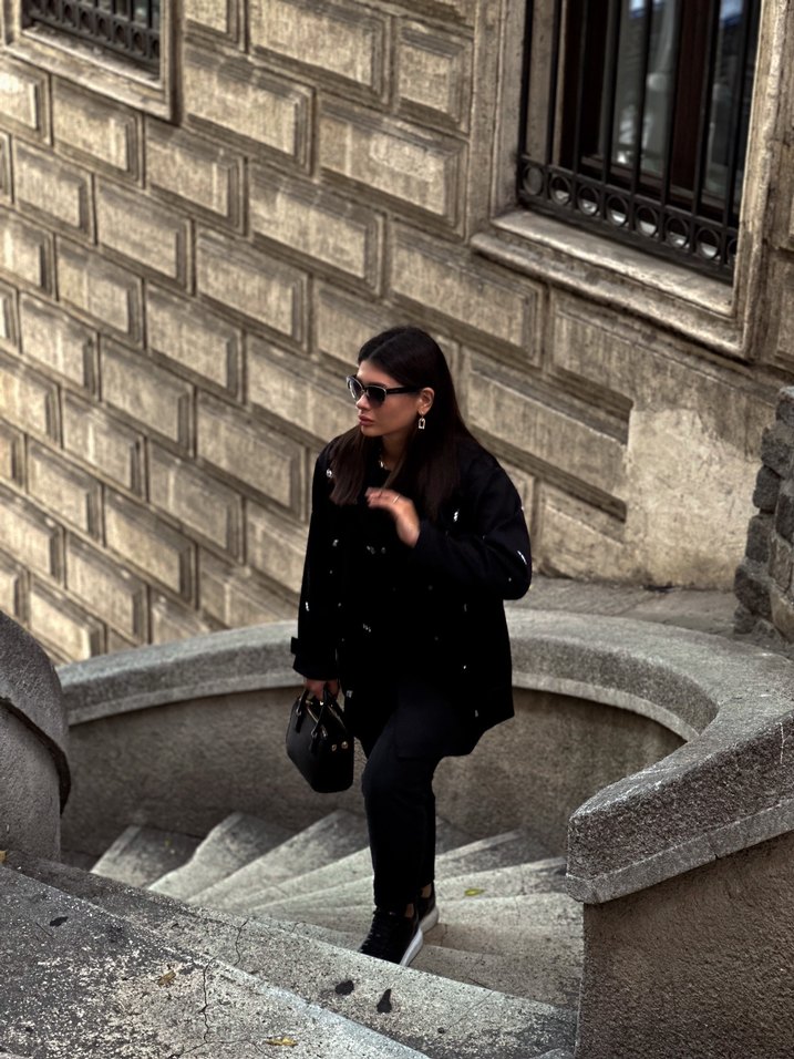 Kadın Siyah Deri Kuşaklı Trençkot - Görsel 4