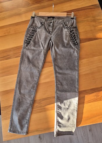 Gri Nakışlı Kemerli Kadın Denim Pantolon love in fashionon - Görsel 2