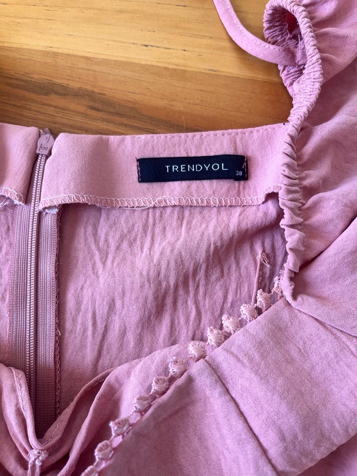 Pudra Pembe Fırfırlı Mini Elbise — görsel 4/5
