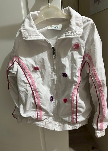 Kız Çocuk Beyaz Nakışlı İnce Yağmurluk - Görsel 3