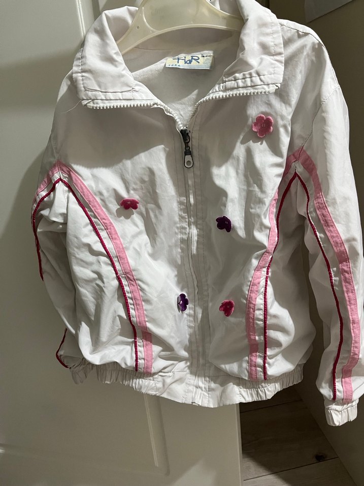 Kız Çocuk Beyaz Nakışlı İnce Yağmurluk - Görsel 4