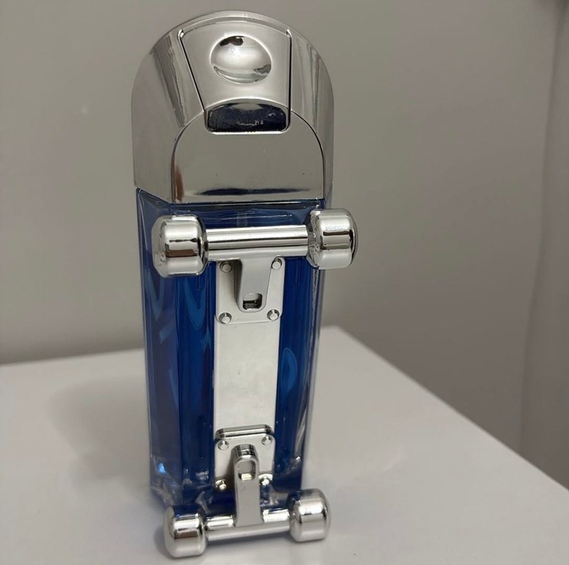 Carolina Herrera 212 Erkek Parfümü - Görsel 4