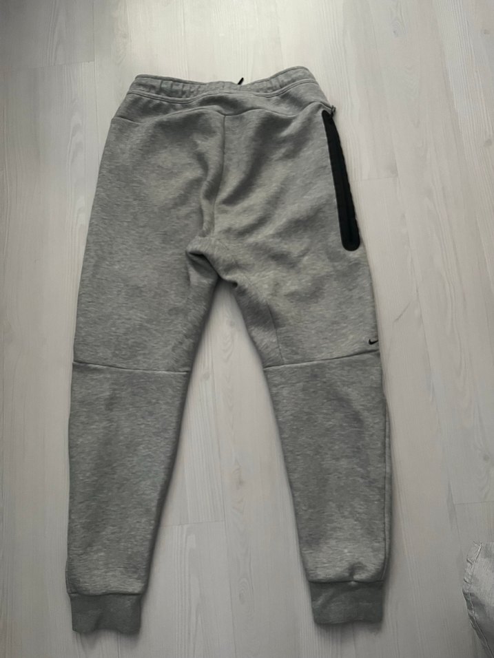 Nike Gri Tech Eşofman Altı - Görsel 2