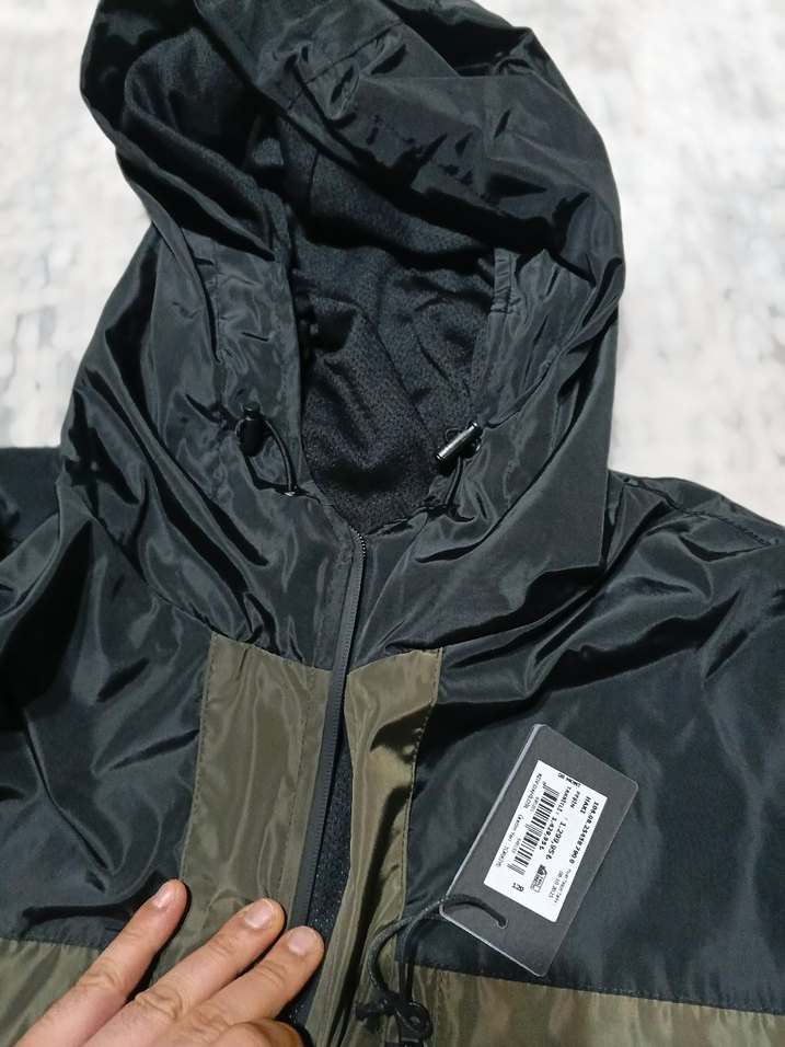 Gri Kapüşonlu Erkek Rüzgarlık Mont - Görsel 2