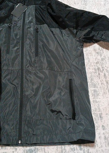 Erkek Siyah Kapüşonlu Rüzgarlık - Görsel 3