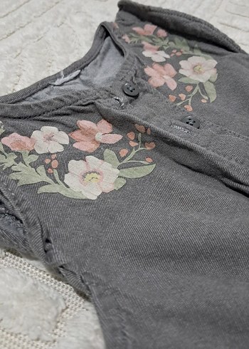 Kız Çocuk Gri Kolsuz Denim Tulum - Görsel 2