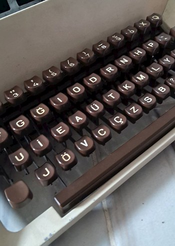 Beyaz Retro Daktilo - Görsel 2