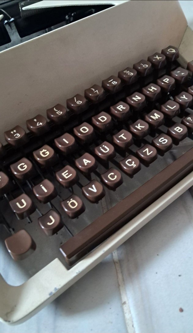 Beyaz Retro Daktilo - Görsel 2