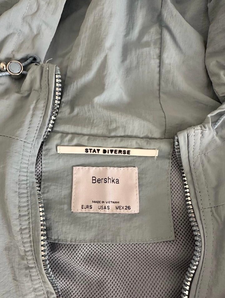 Bershka Kadın Yağmurluk - Görsel 5