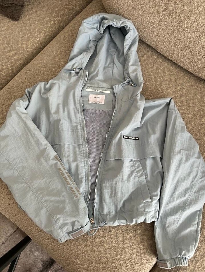 Bershka Kadın Yağmurluk - Görsel 2