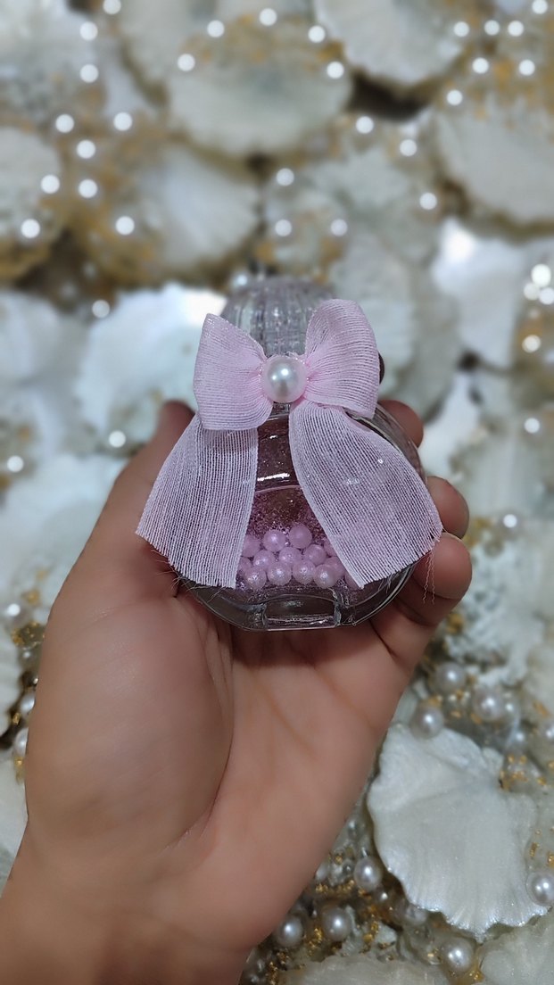 Pembe Fiyonklu İnci Detaylı Parfüm Şişesi - Görsel 3