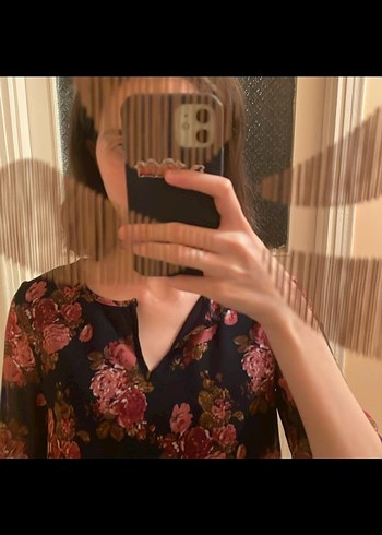 Lacivert Üzerine Bordo Çiçekli Mini Elbise - Görsel 2