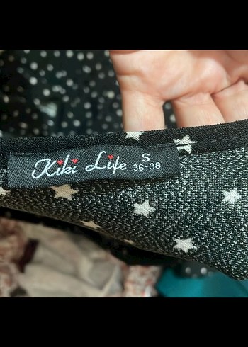 Siyah Puantiyeli V Yaka Deri Kemerli Midi Elbise - Görsel 6