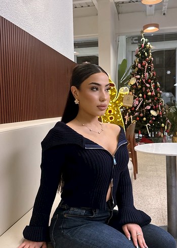 Siyah V Yakalı Dar Kesim Denim Kazak - Görsel 2