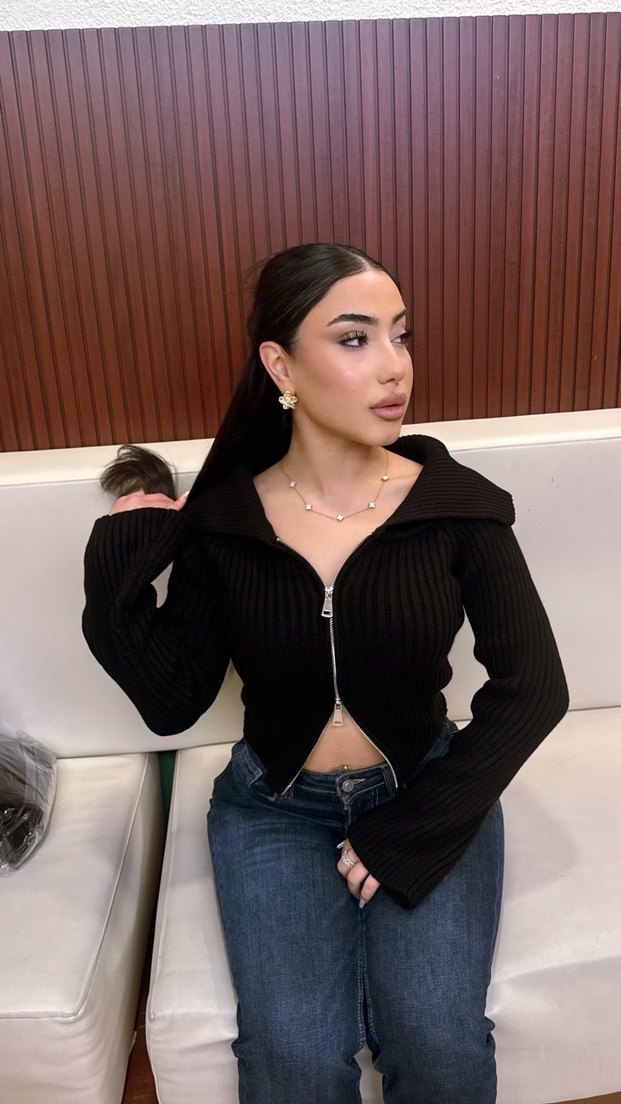 Siyah V Yakalı Dar Kesim Denim Kazak - Görsel 3