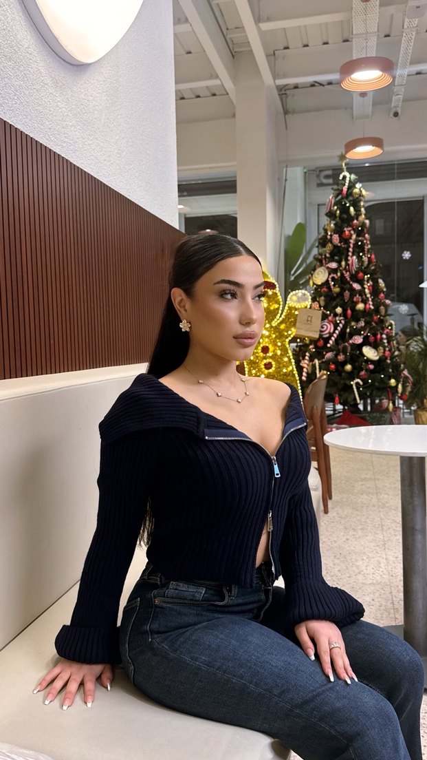 Siyah V Yakalı Dar Kesim Denim Kazak - Görsel 2