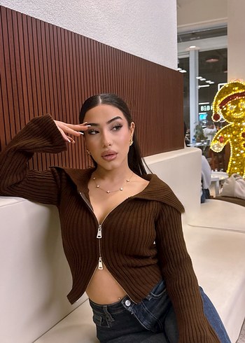 Kahverengi Deri Yüksek Yakalı Kadın Kazak - Görsel 3