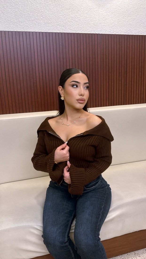 Kahverengi Deri Yüksek Yakalı Kadın Kazak - Görsel 4