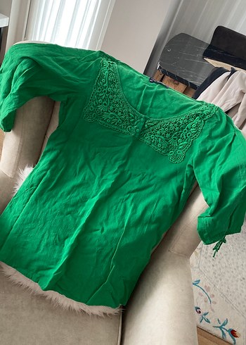 Yeşil Nakışlı Dantel Detaylı Bluz - Görsel 3