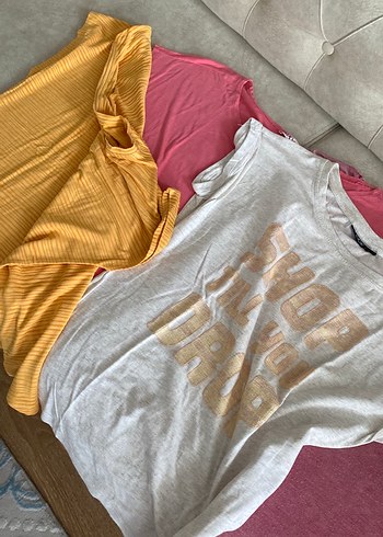 4 adet tşört pembe sarı krem - Görsel 3