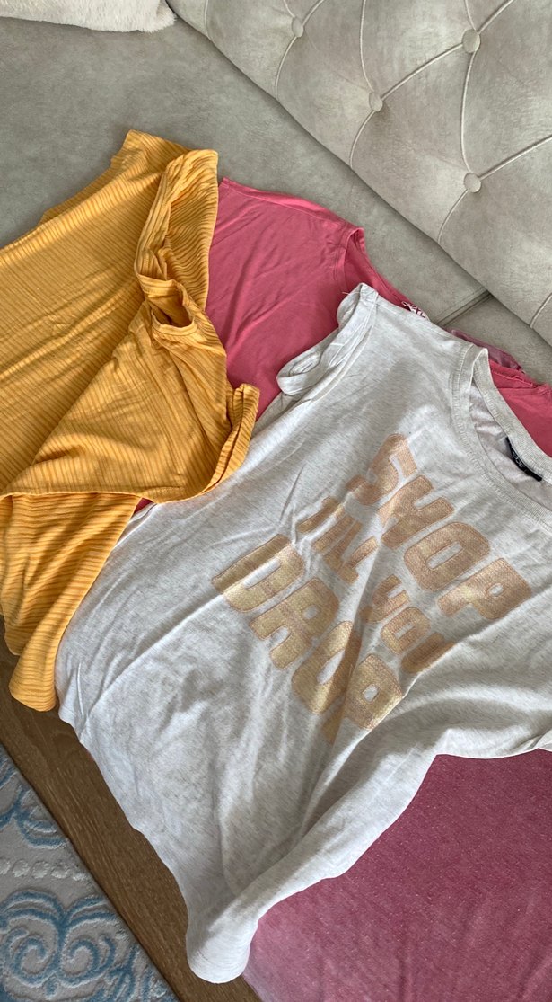 4 adet tşört pembe sarı krem - Görsel 3