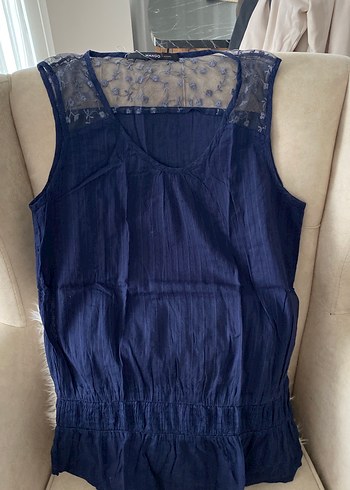 Dantel Detaylı Lacivert Kolsuz Bluz - Görsel 2