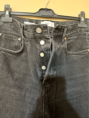 36 Beden siyah Renk Mango jean