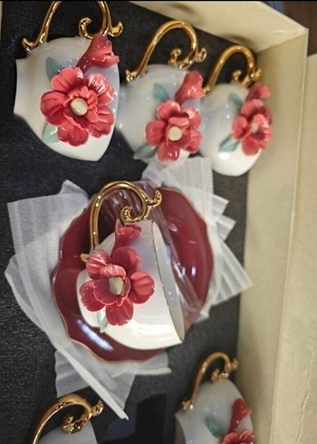 Çiçek Detaylı Altın Saplı Fincan Seti - Görsel 2