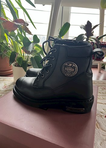 Harley Davidson Siyah Deri Kadın Botu 39 Numara ÇokAz Kullanıldı - Görsel 3