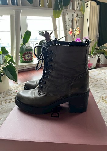 Derimod Haki Kadın Fermuarlı Topuklu Bot Az Kullanılmış 40Numara - Görsel 2