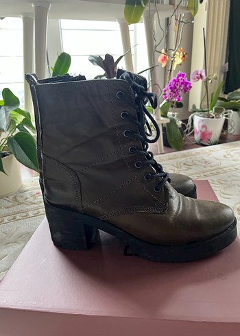 Derimod Haki Kadın Fermuarlı Topuklu Bot Az Kullanılmış 40Numara - Görsel 4