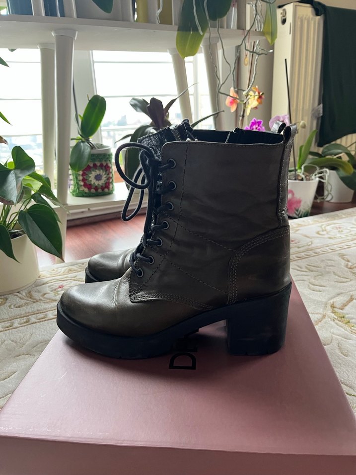 Derimod Haki Kadın Fermuarlı Topuklu Bot Az Kullanılmış 40Numara - Görsel 2