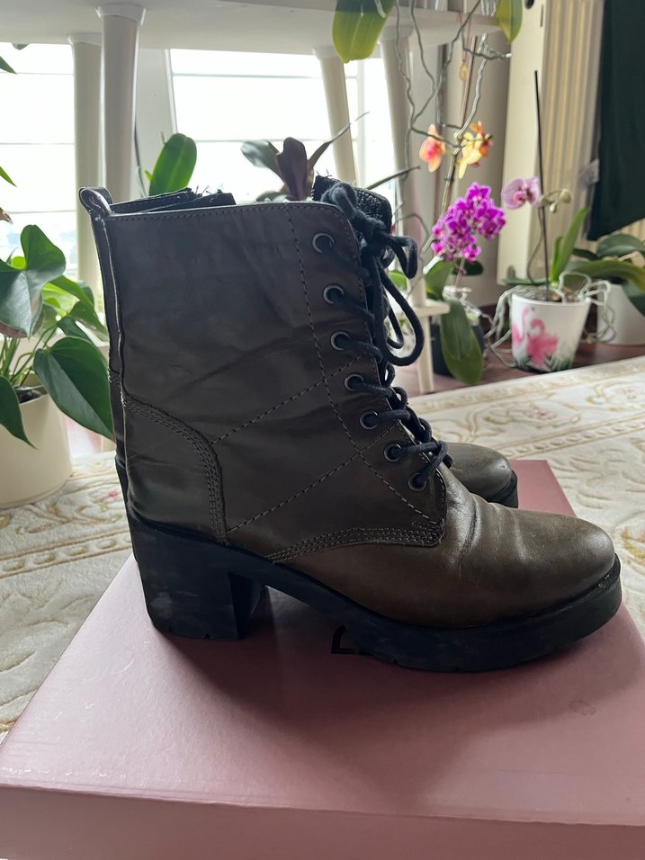 Derimod Haki Kadın Fermuarlı Topuklu Bot Az Kullanılmış 40Numara - Görsel 4