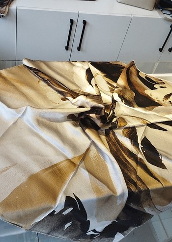 sura İpek eşarp - Görsel 3