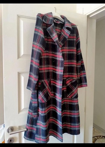 Drapeli Uzun Kollu Kadın Midi Kaban - Görsel 2