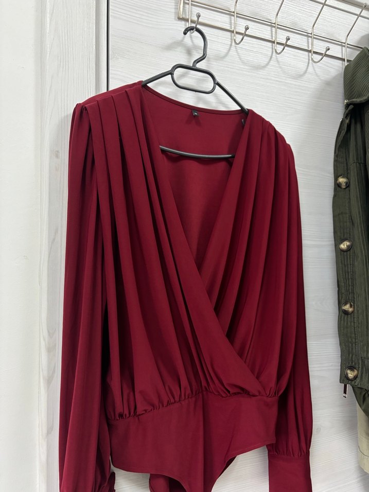 Bordo V Yaka Drapeli Kadın Bluz - Görsel 3