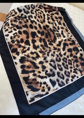 Kahverengi Leopar Desenli Kadın Şal - Görsel 3