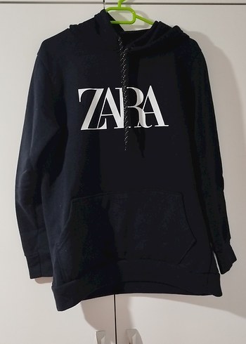 Zara Siyah Baskili Kapusonlu Sweatshirt