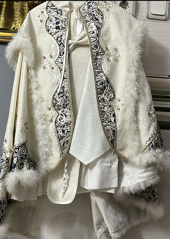 Beyaz Kürklü Etnik Desenli Çocuk Takımı - Görsel 6