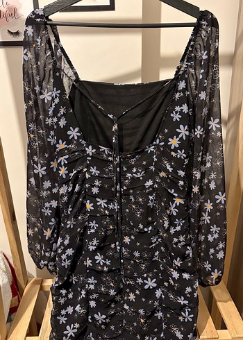 Drapeli Siyah Çiçekli Midi Elbise - Görsel 2